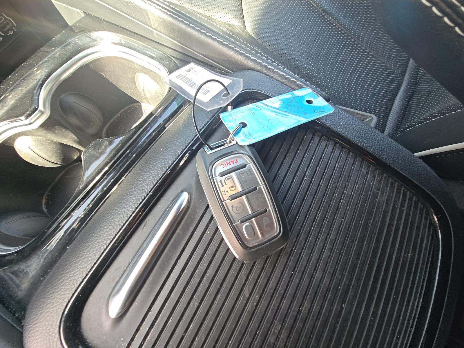 2025 Chrysler Pacifica Limited FWD