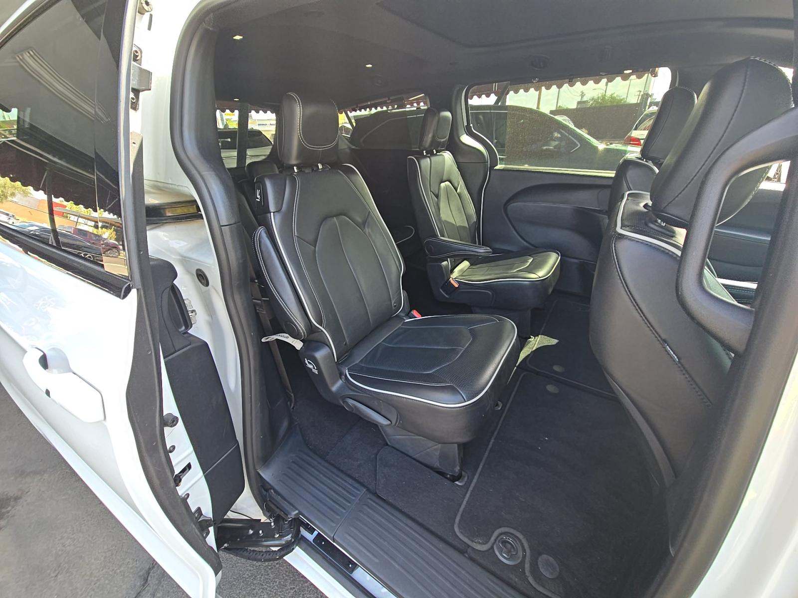 2025 Chrysler Pacifica Limited FWD