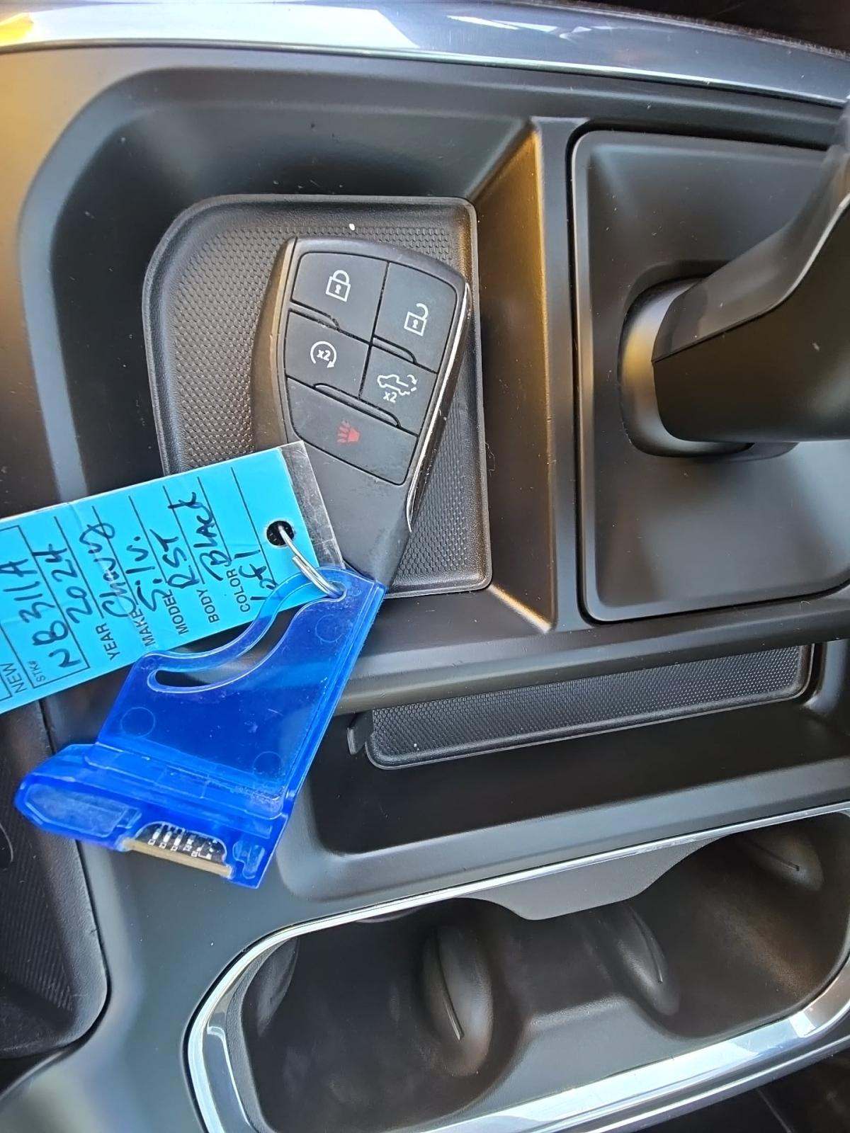 2024 Chevrolet Silverado 1500 RST AWD