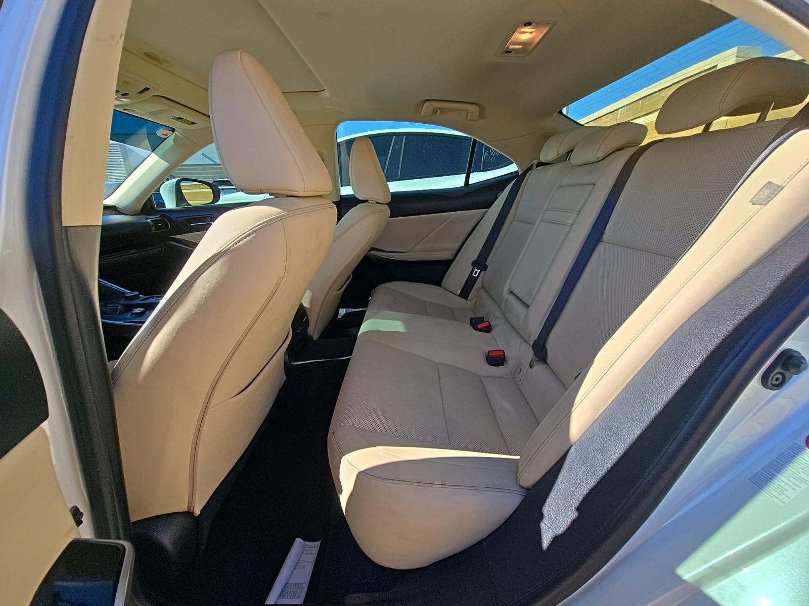 2016 Lexus IS IS 200t RWD