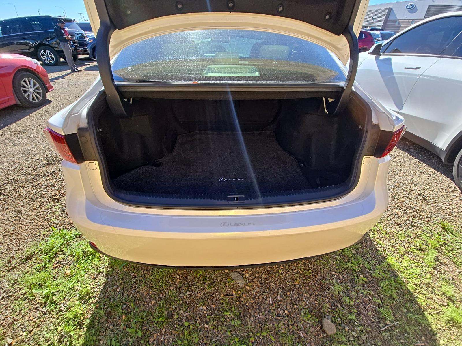 2016 Lexus IS IS 200t RWD