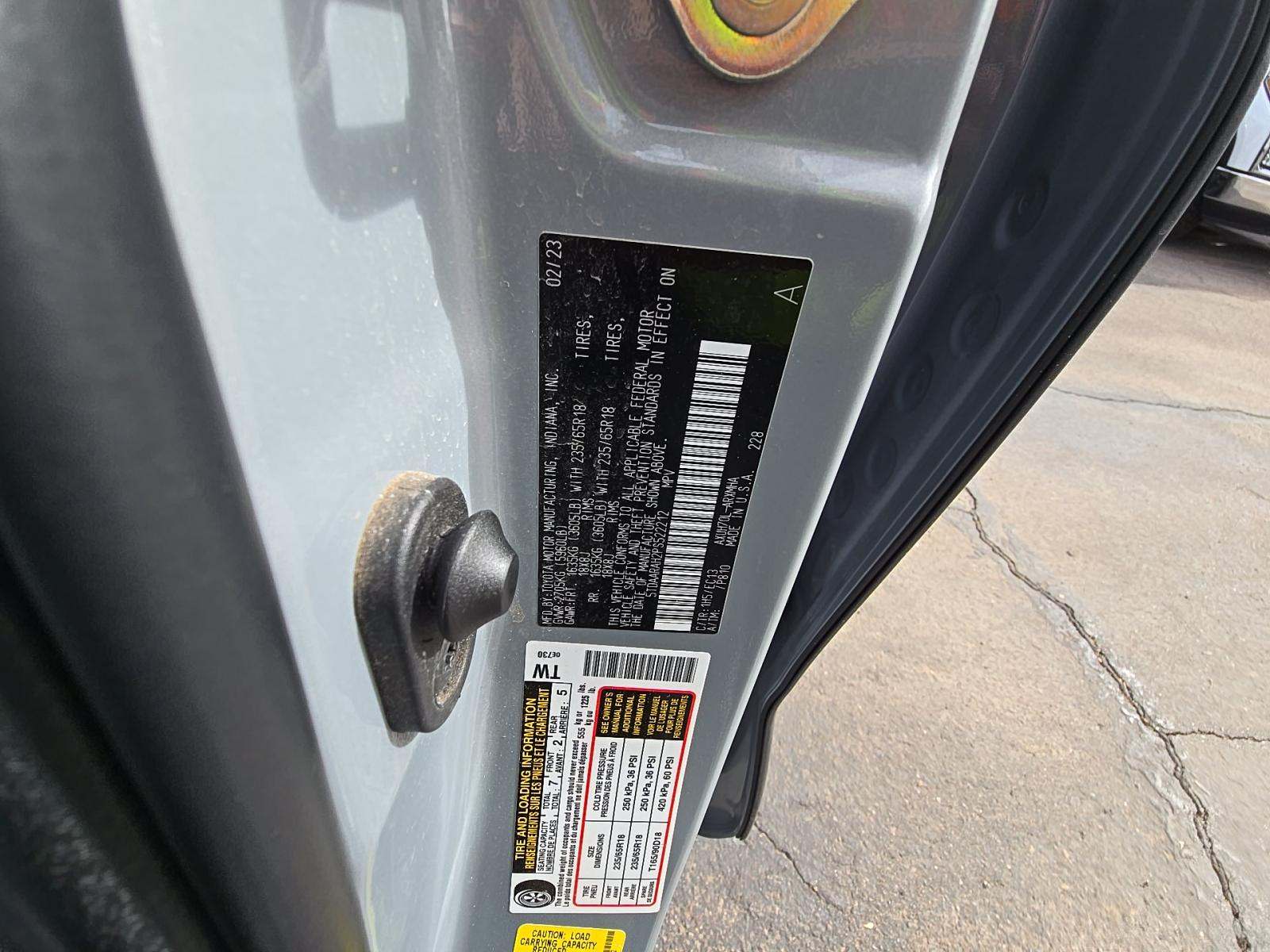 2023 Toyota Highlander Hybrid Bronze Edition FWD