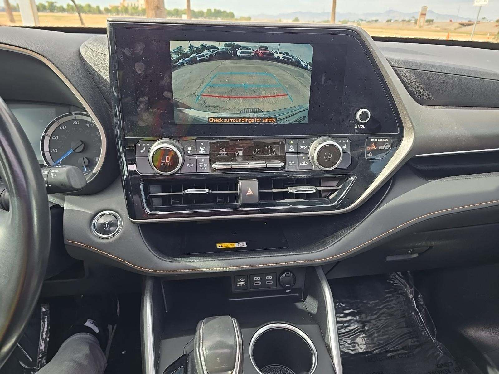 2023 Toyota Highlander Hybrid Bronze Edition FWD