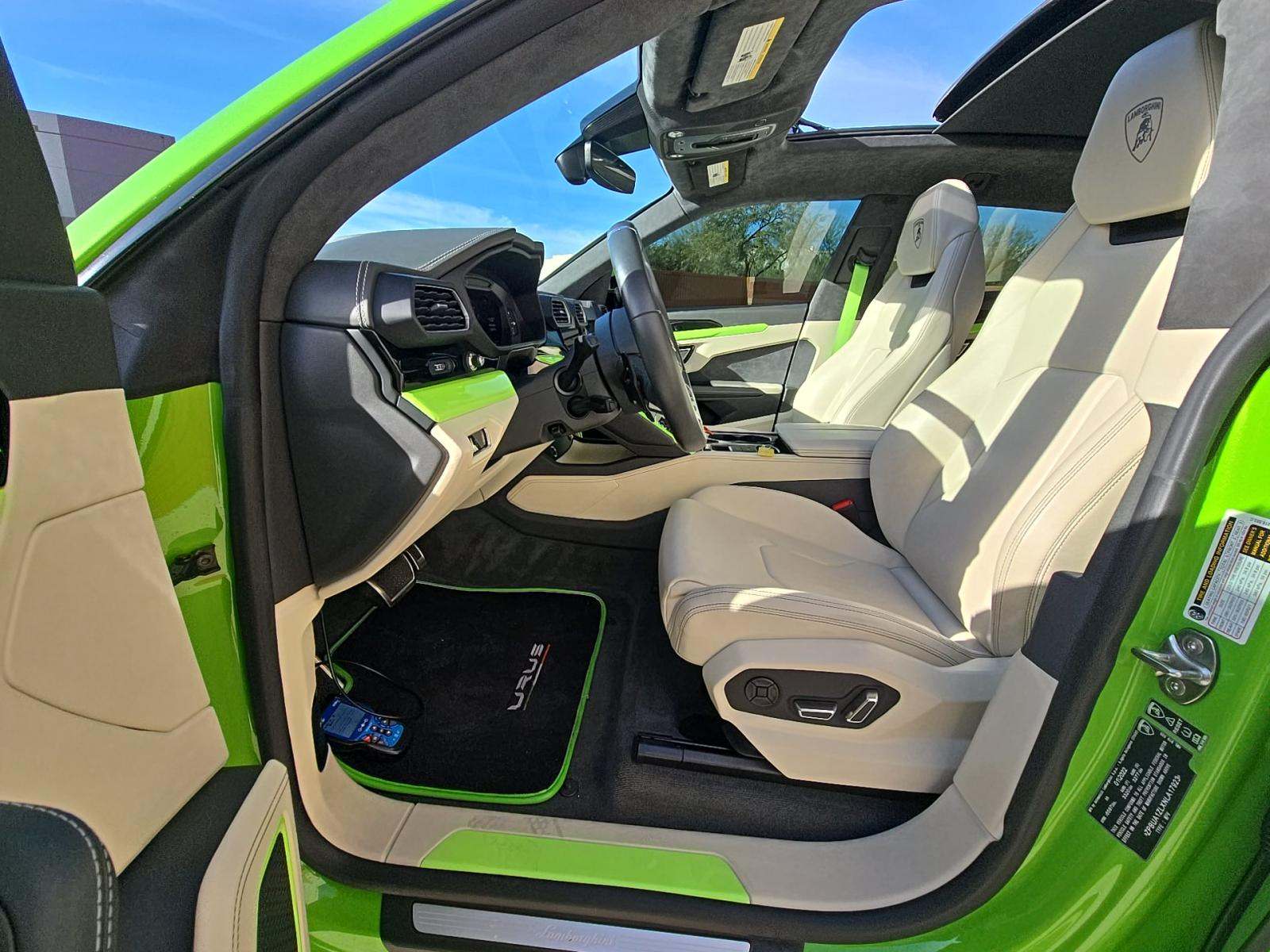 2022 Lamborghini Urus Base AWD