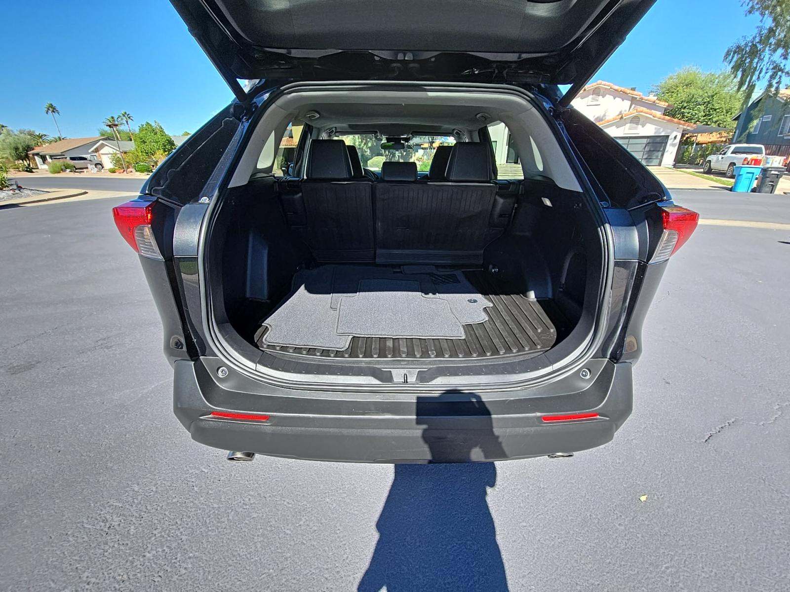 2022 Toyota RAV4 Hybrid XLE Premium AWD