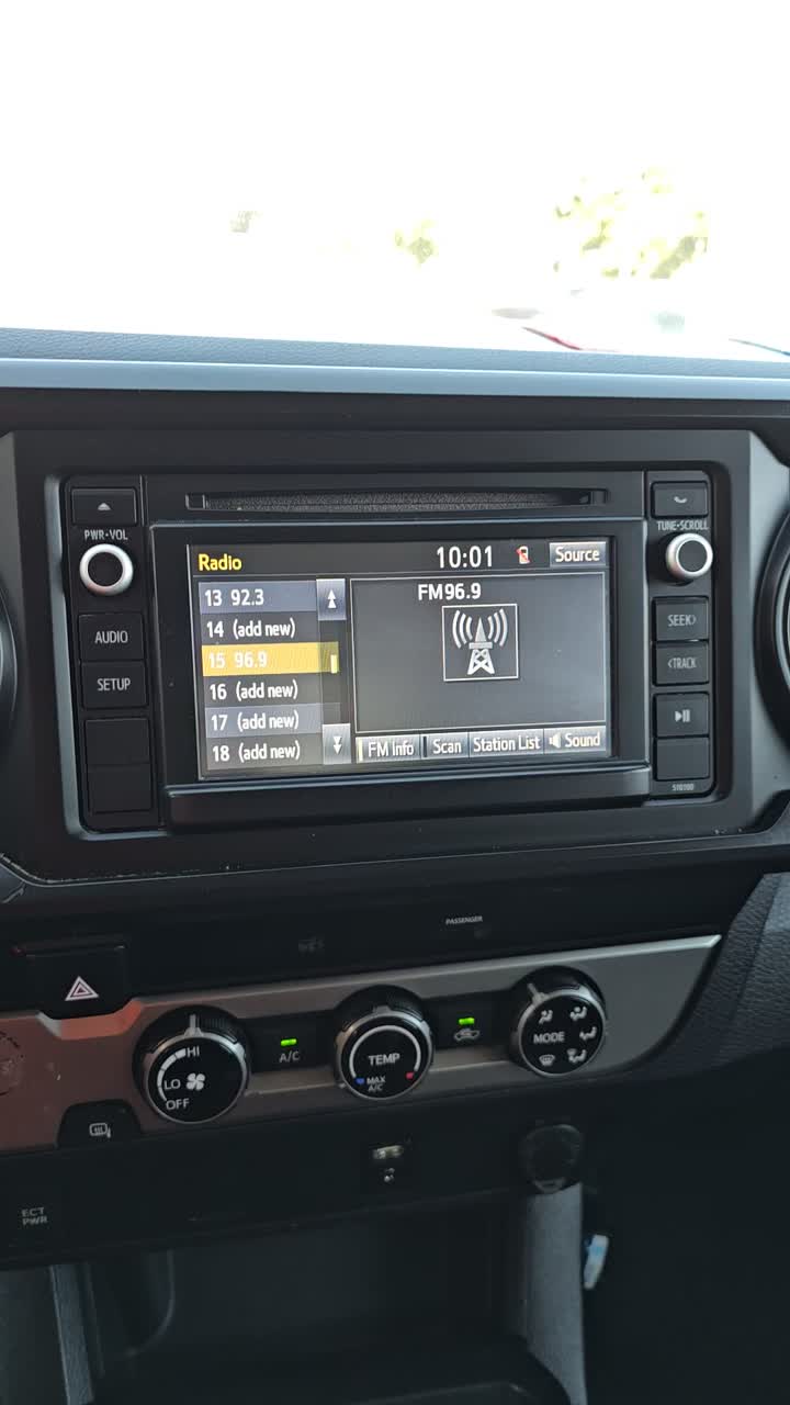 2017 Toyota Tacoma SR RWD