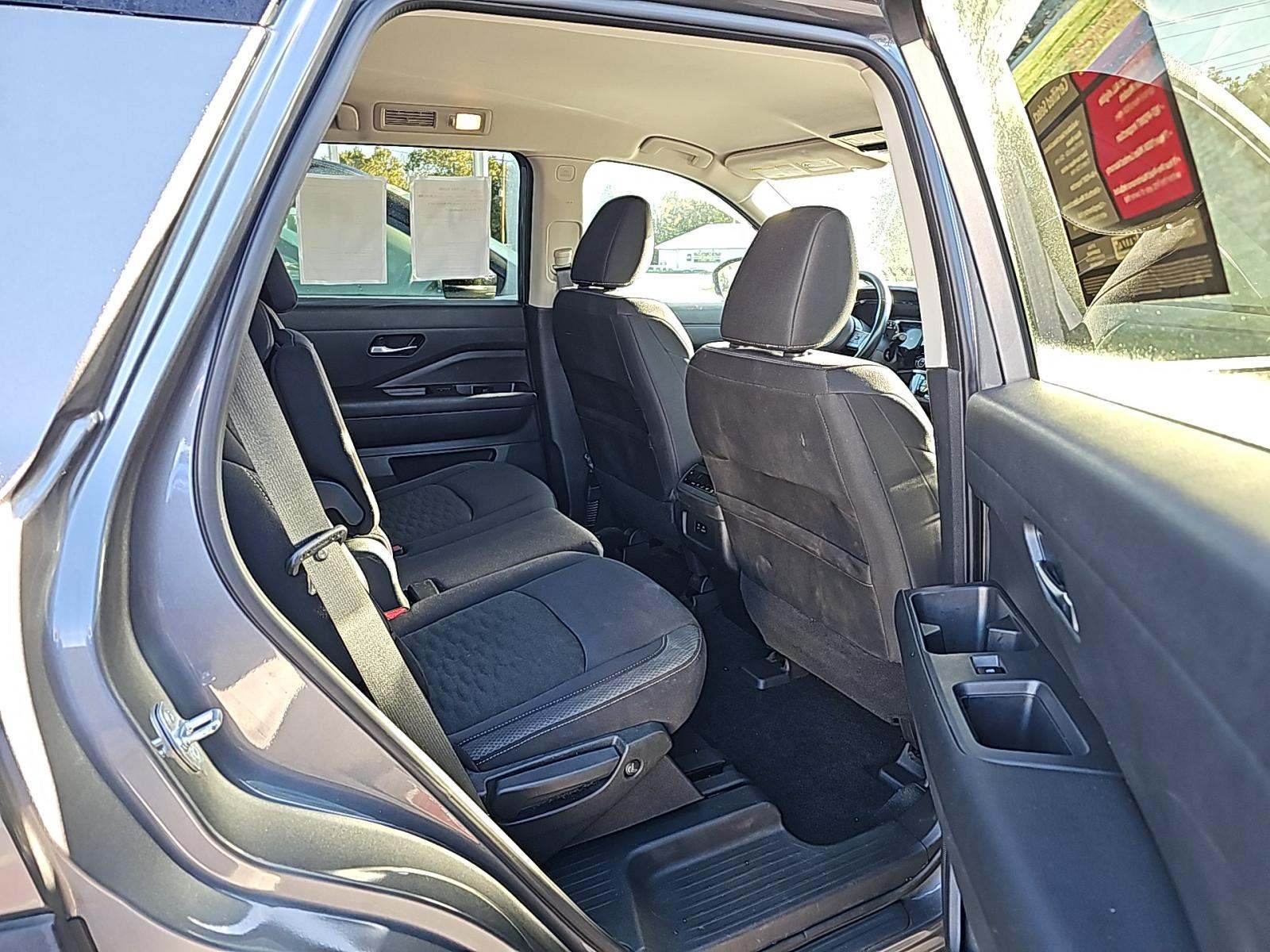 2022 Nissan Pathfinder SV AWD