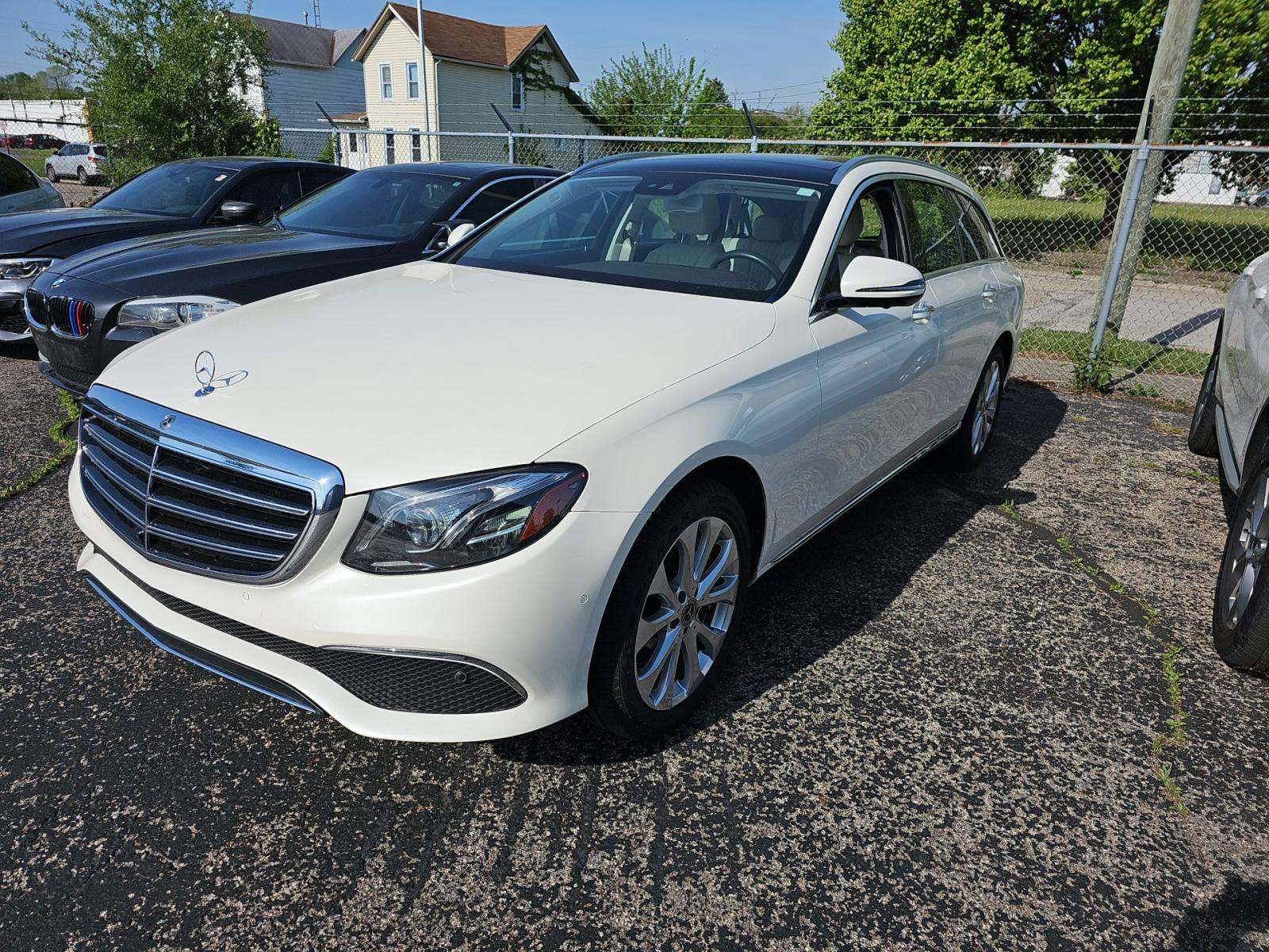 MERCEDES-BENZ E-CLASS - 1