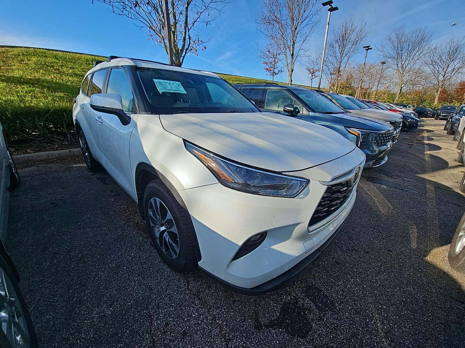 2023 Toyota Highlander XLE FWD