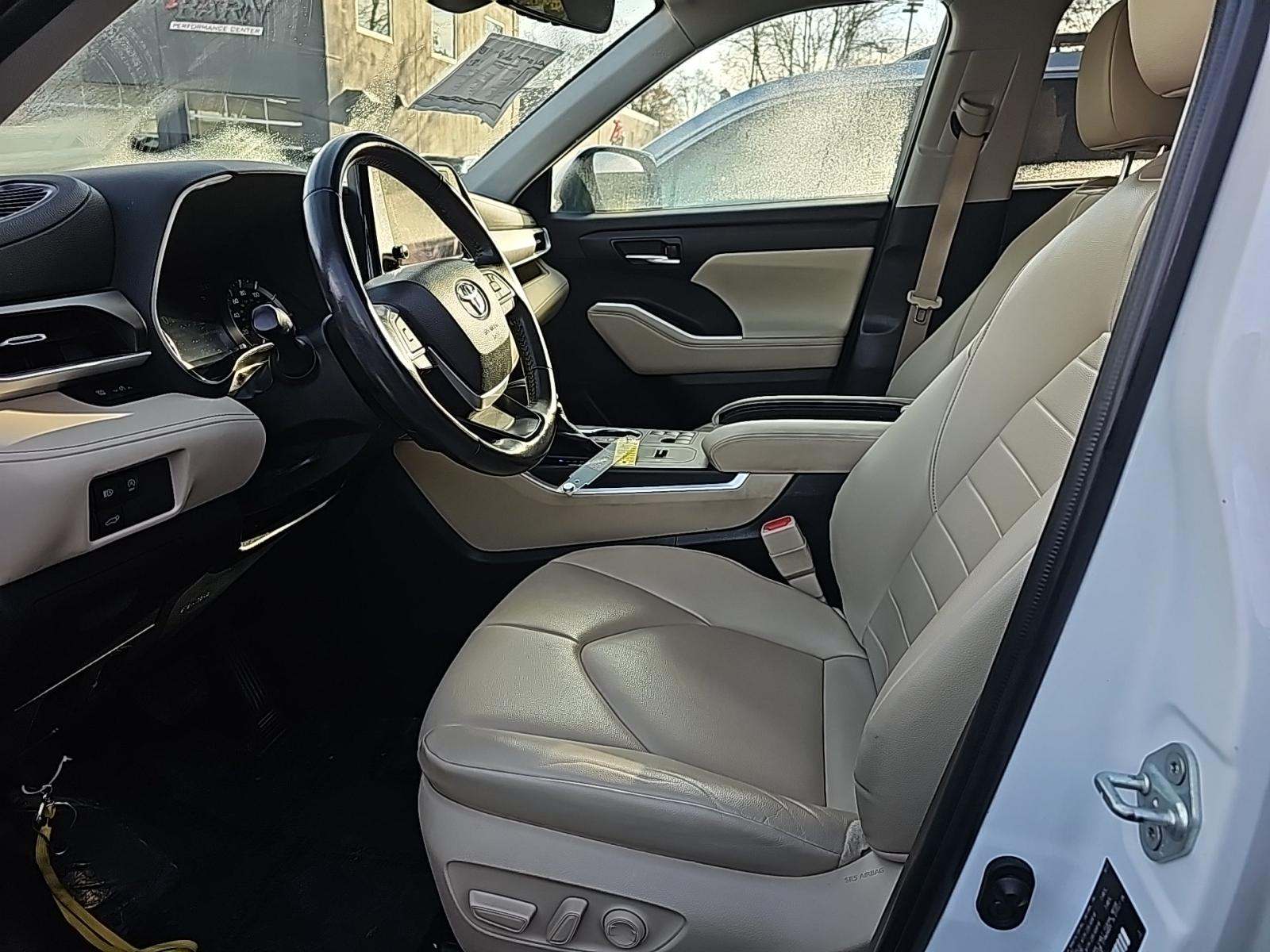 2023 Toyota Highlander XLE FWD