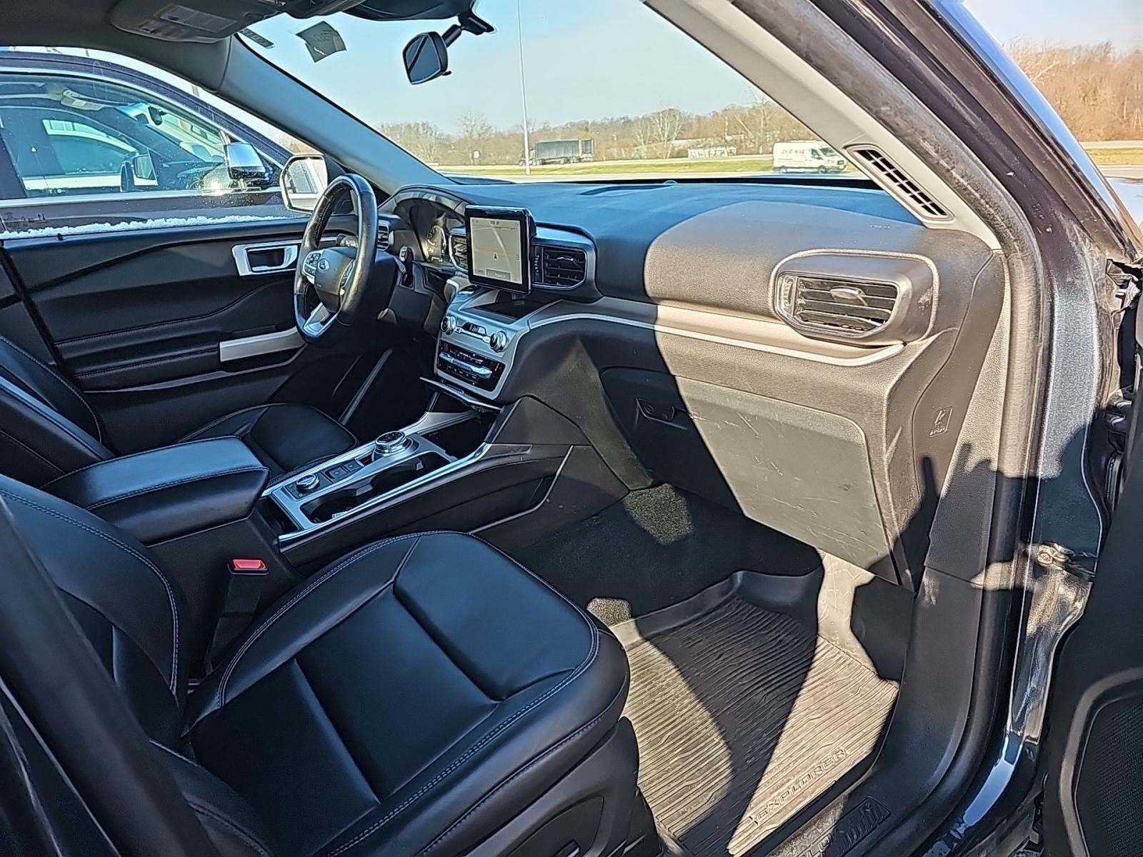 2023 Ford Explorer XLT AWD