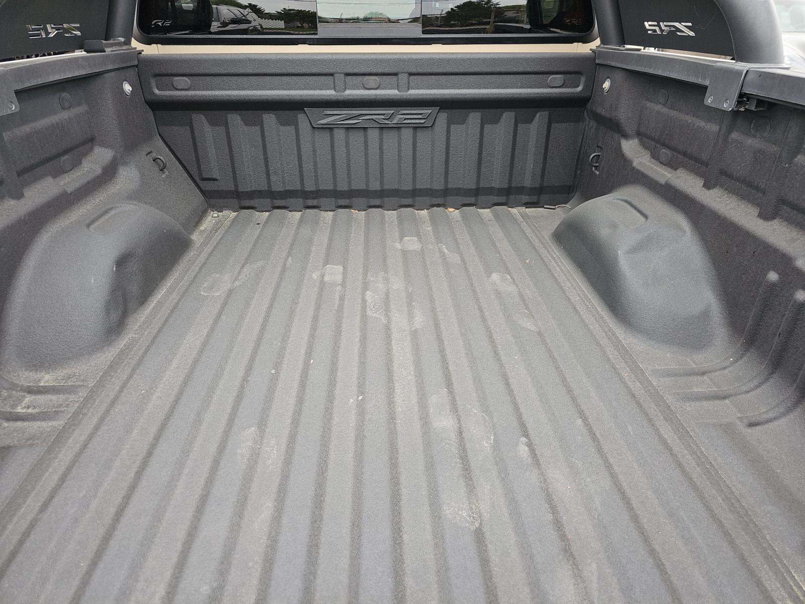 CHEVROLET SILVERADO - 10