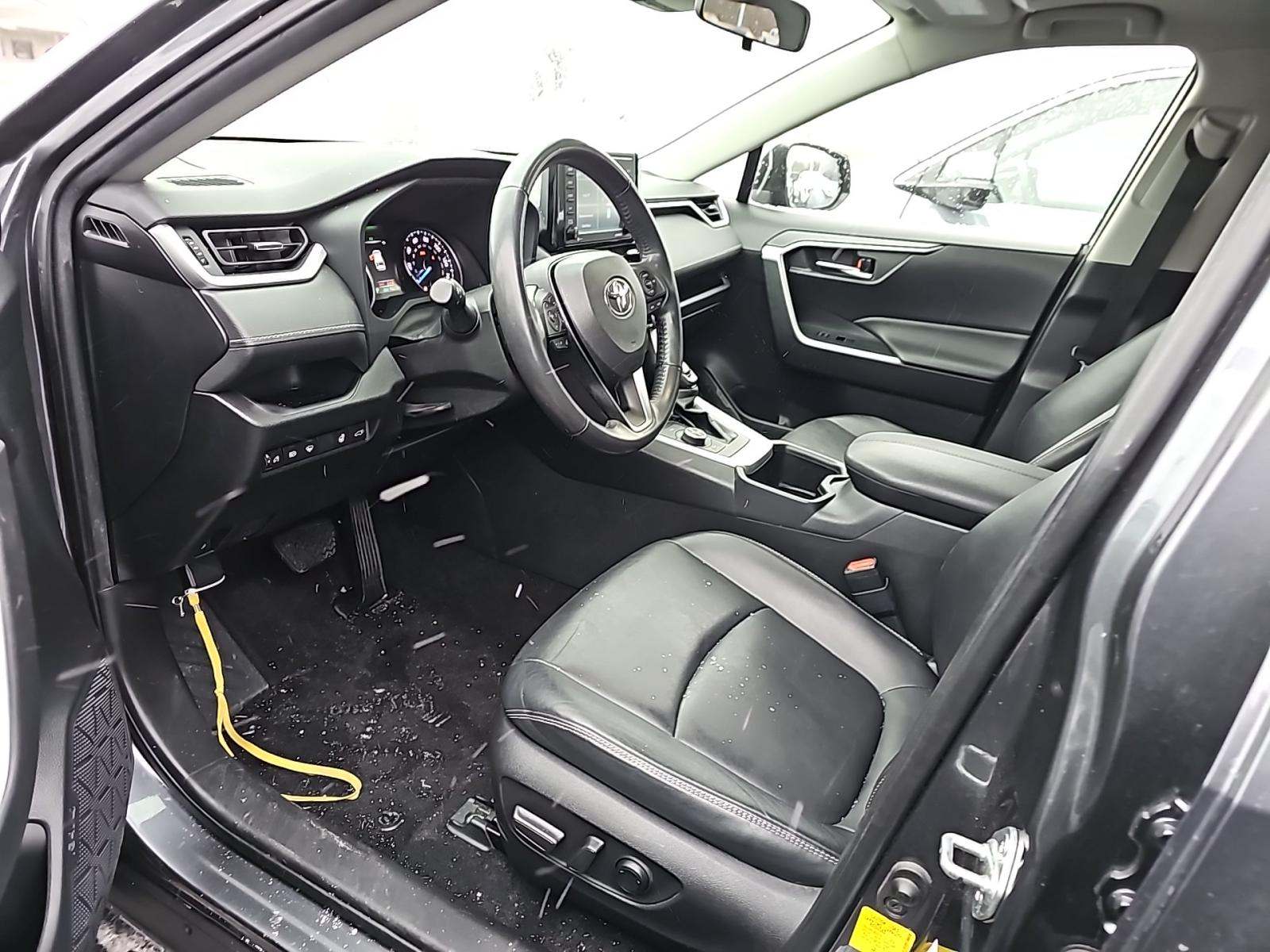 2022 Toyota RAV4 Hybrid XLE Premium AWD