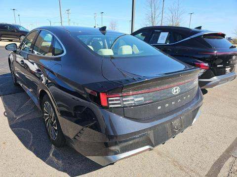 HYUNDAI HYBRID SEL - 2