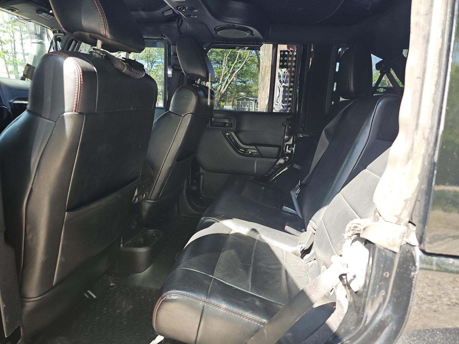 JEEP UNLIMITED SAHARA ALTITUDE EDITION - 9