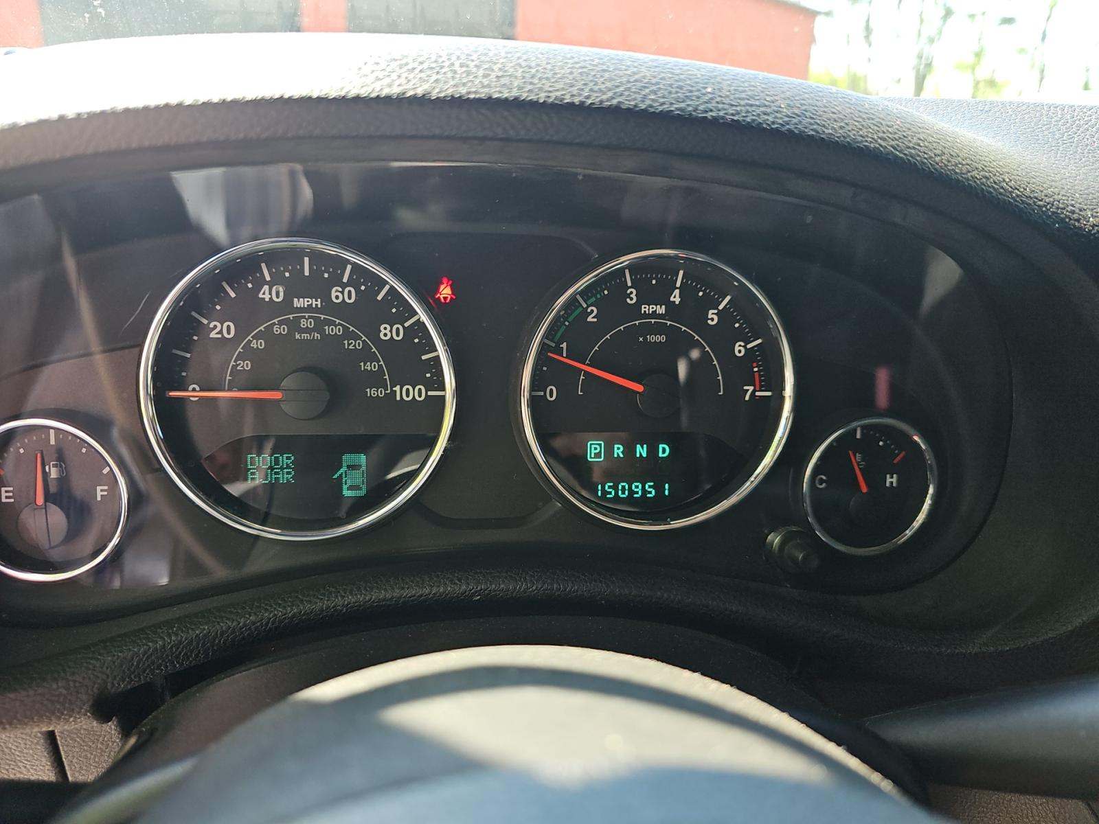 JEEP UNLIMITED SAHARA ALTITUDE EDITION - 5