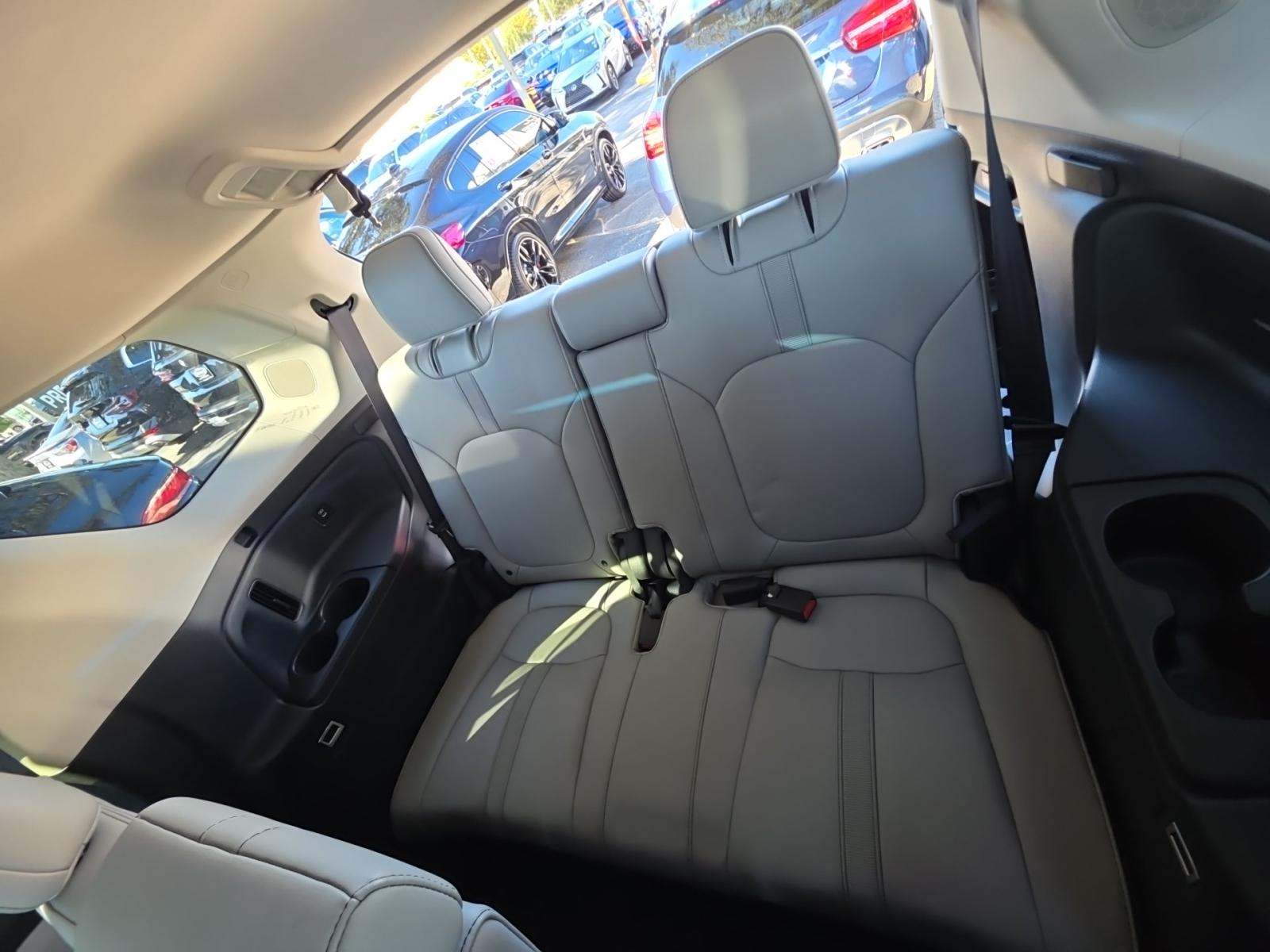 2025 Honda Pilot Touring AWD