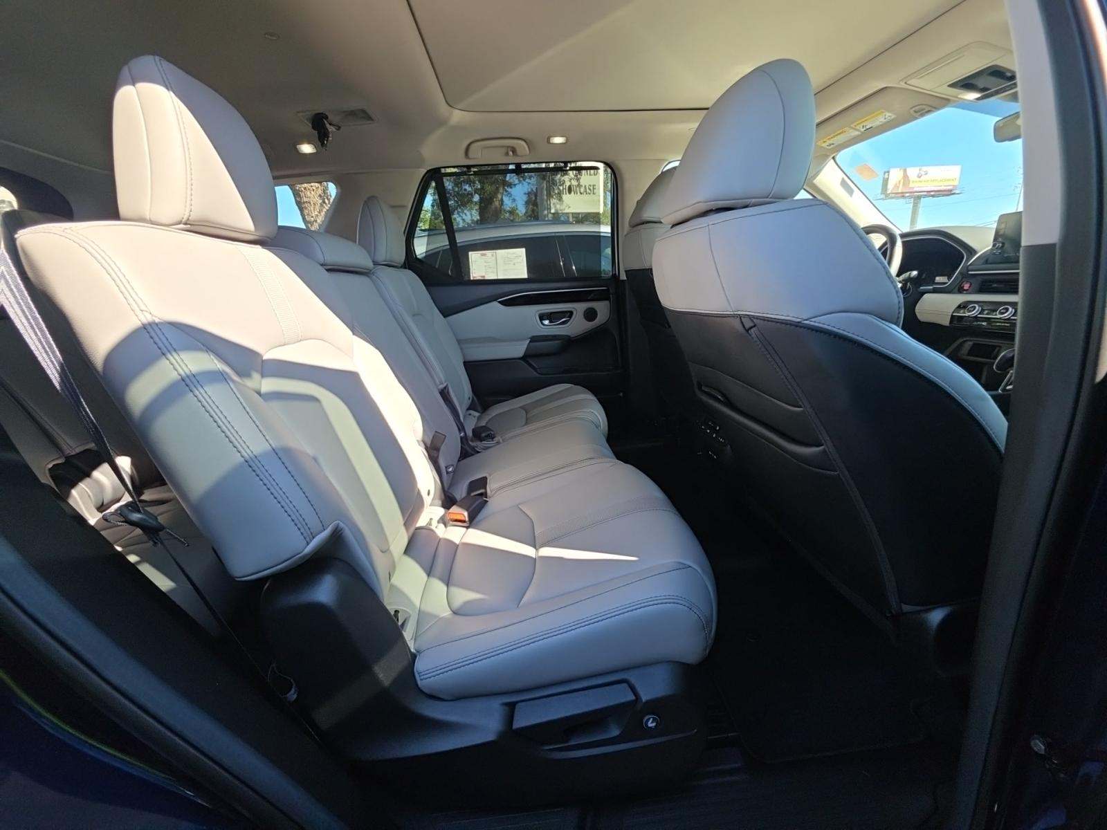 2025 Honda Pilot Touring AWD