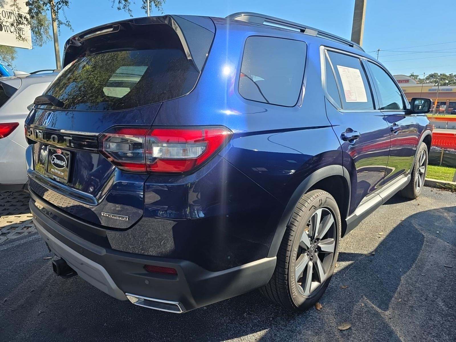 2025 Honda Pilot Touring AWD