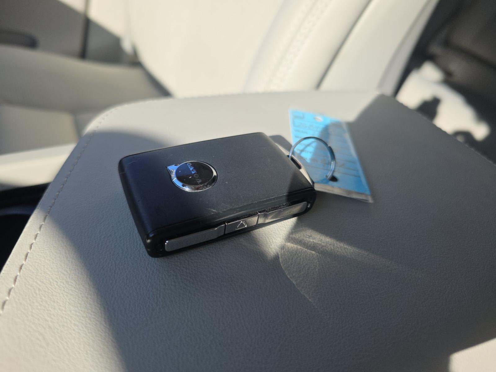 2025 Volvo XC60 B5 Ultra AWD