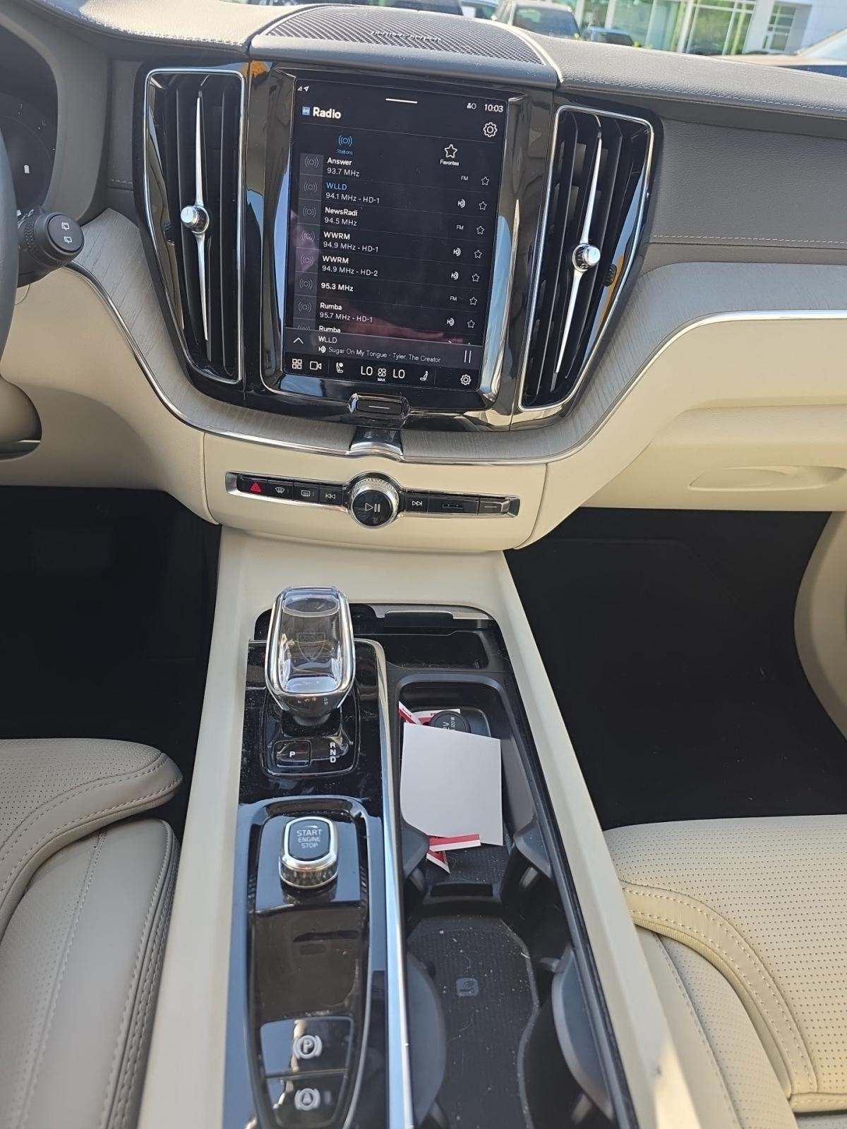 2025 Volvo XC60 B5 Ultra AWD