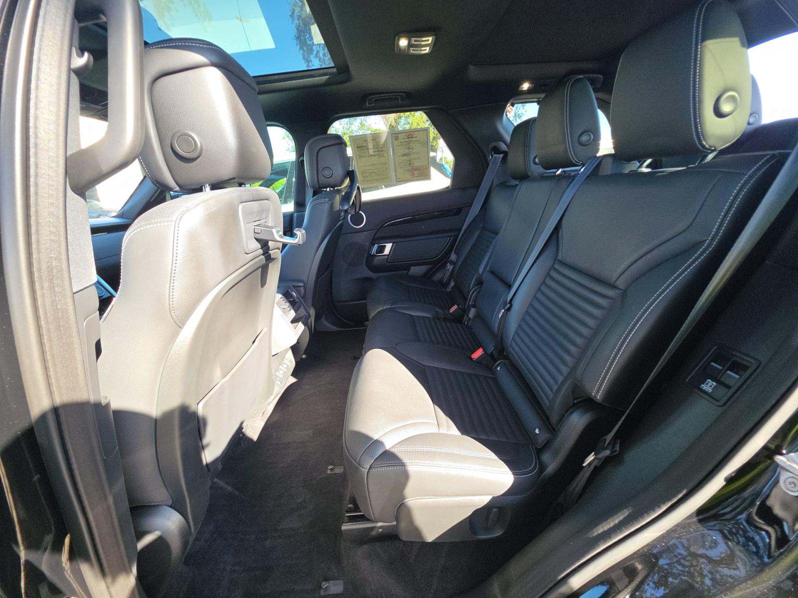 2022 Land Rover Discovery S AWD