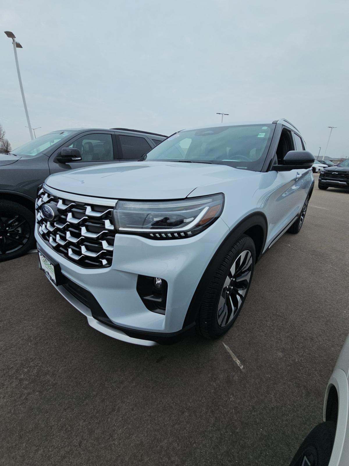 2025 Ford Explorer Platinum AWD