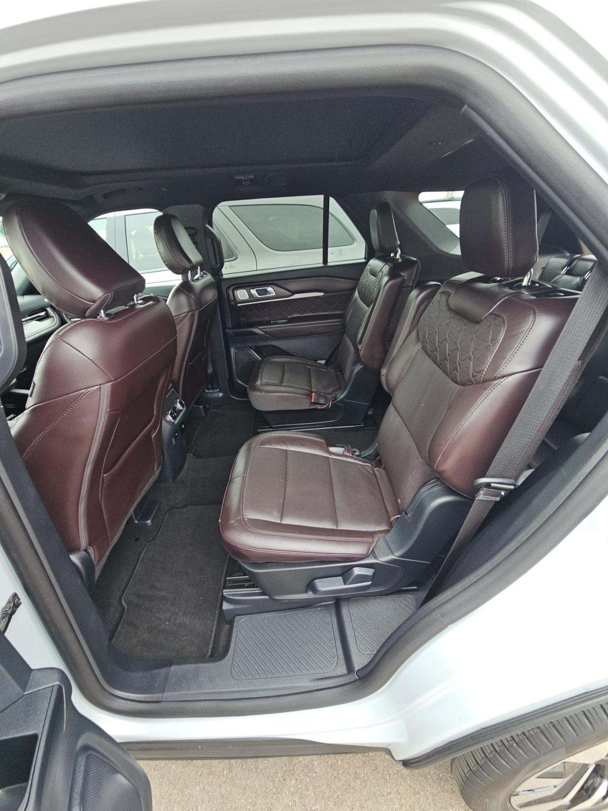 2025 Ford Explorer Platinum AWD