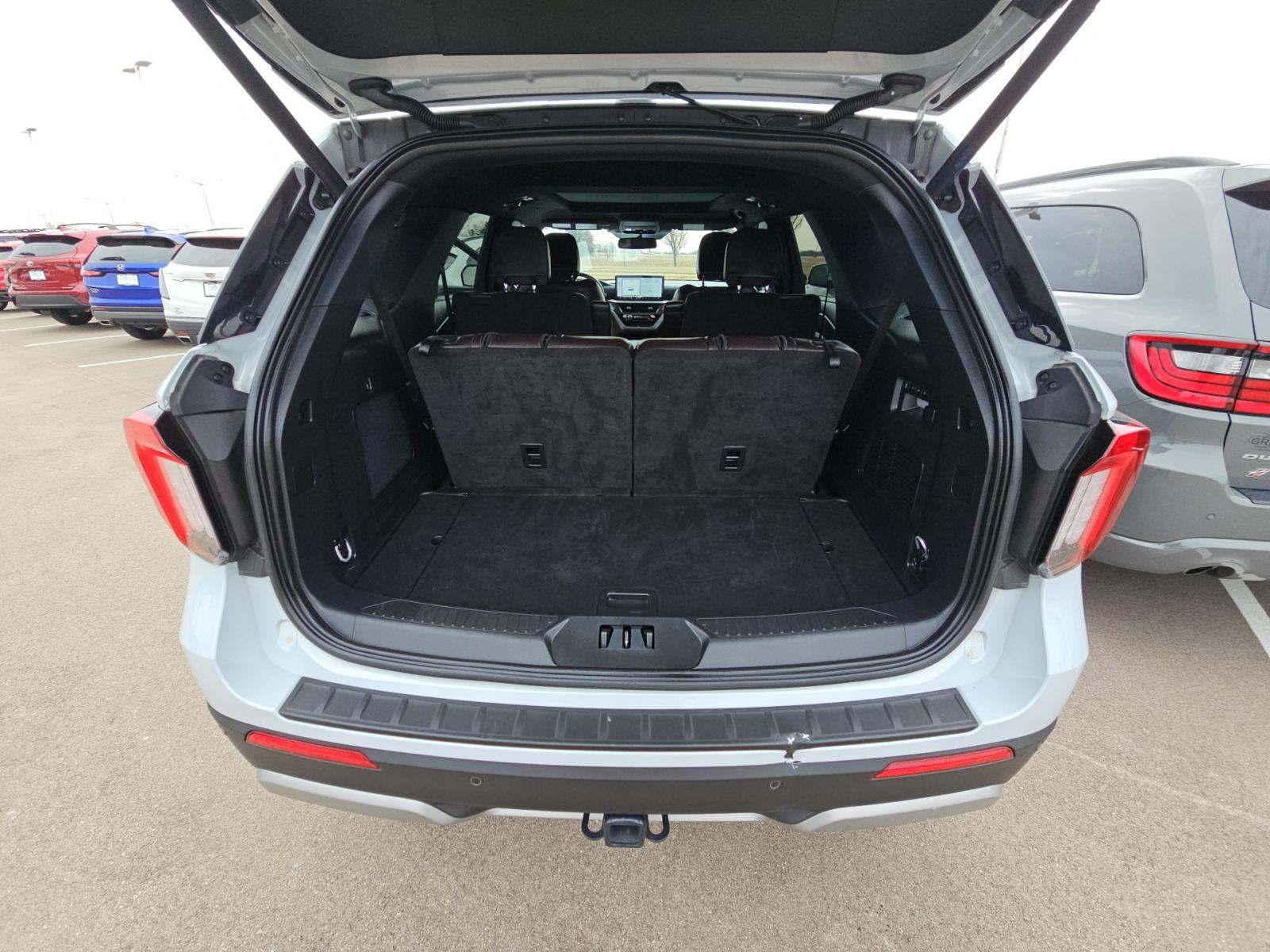 2025 Ford Explorer Platinum AWD