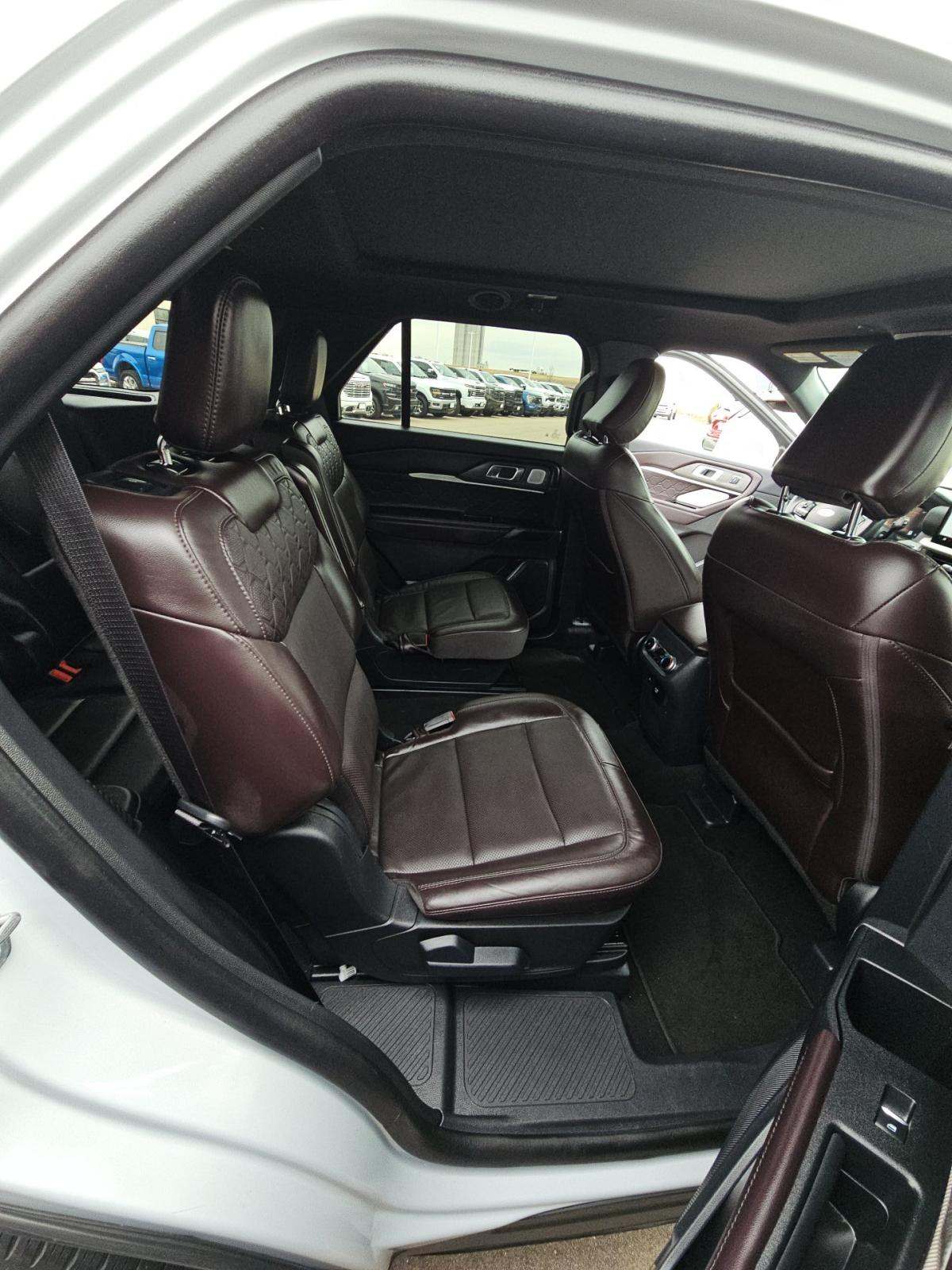 2025 Ford Explorer Platinum AWD