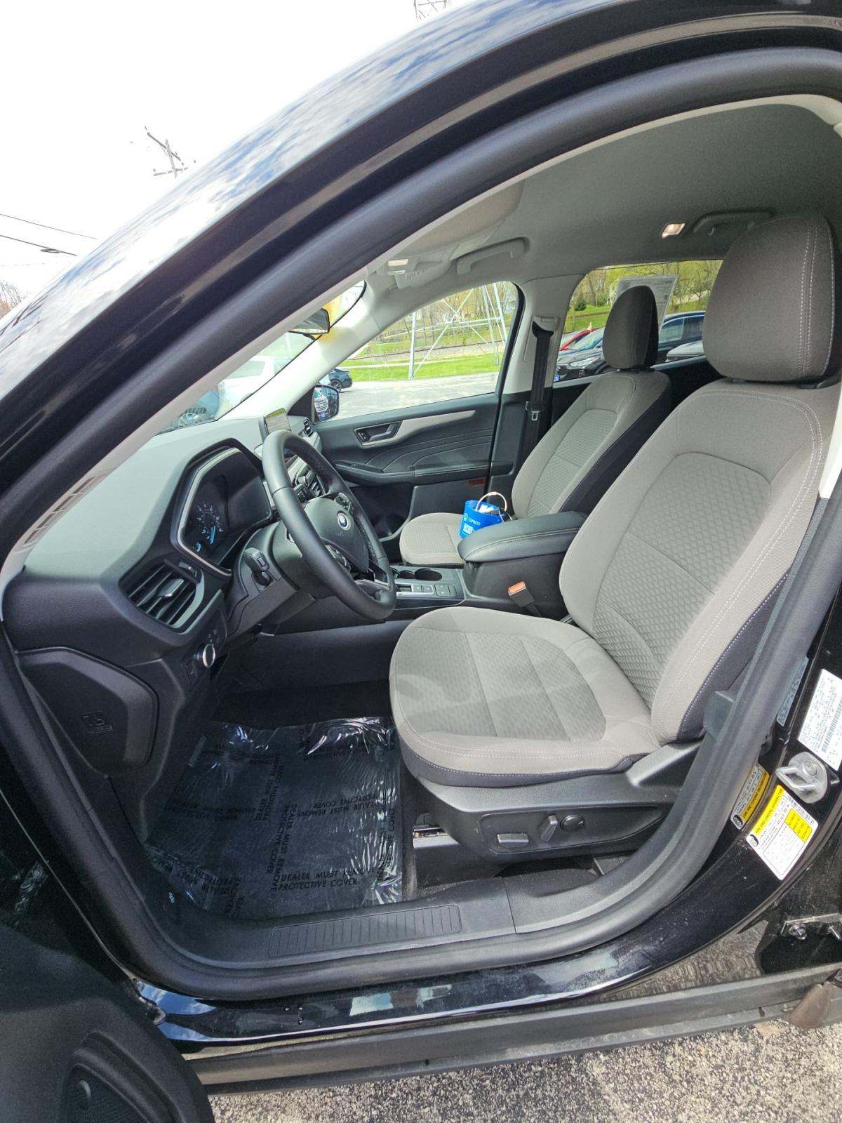 FORD ESCAPE - 2