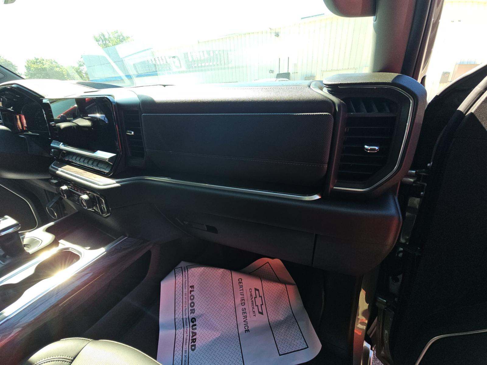 2025 Chevrolet Silverado 1500 LTZ AWD