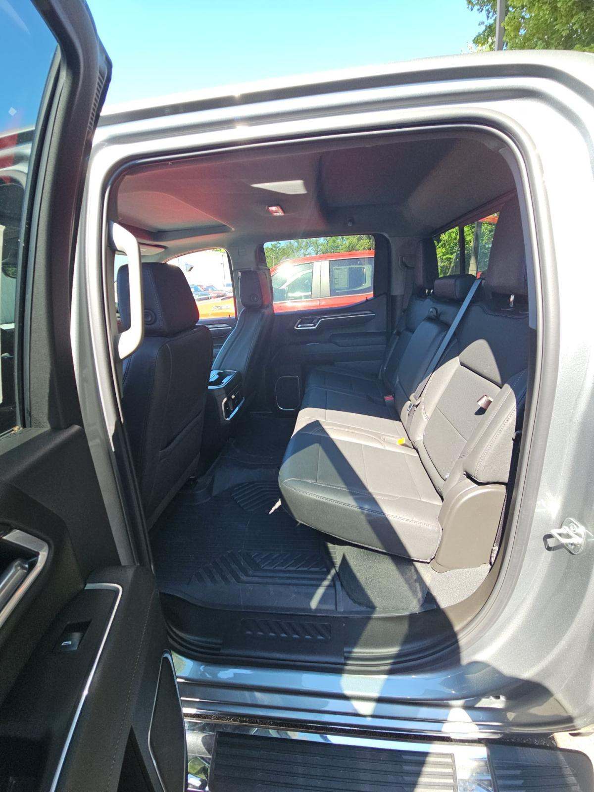 2025 Chevrolet Silverado 1500 LTZ AWD