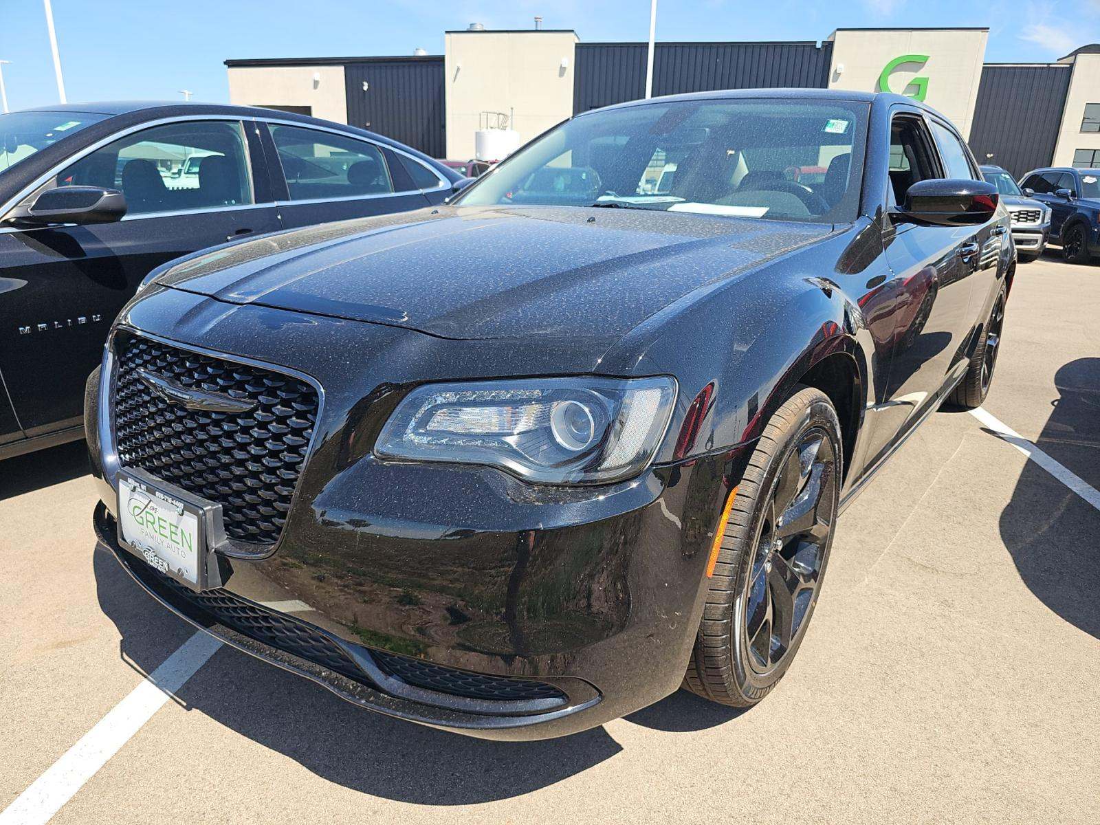 2023 Chrysler 300 Touring RWD