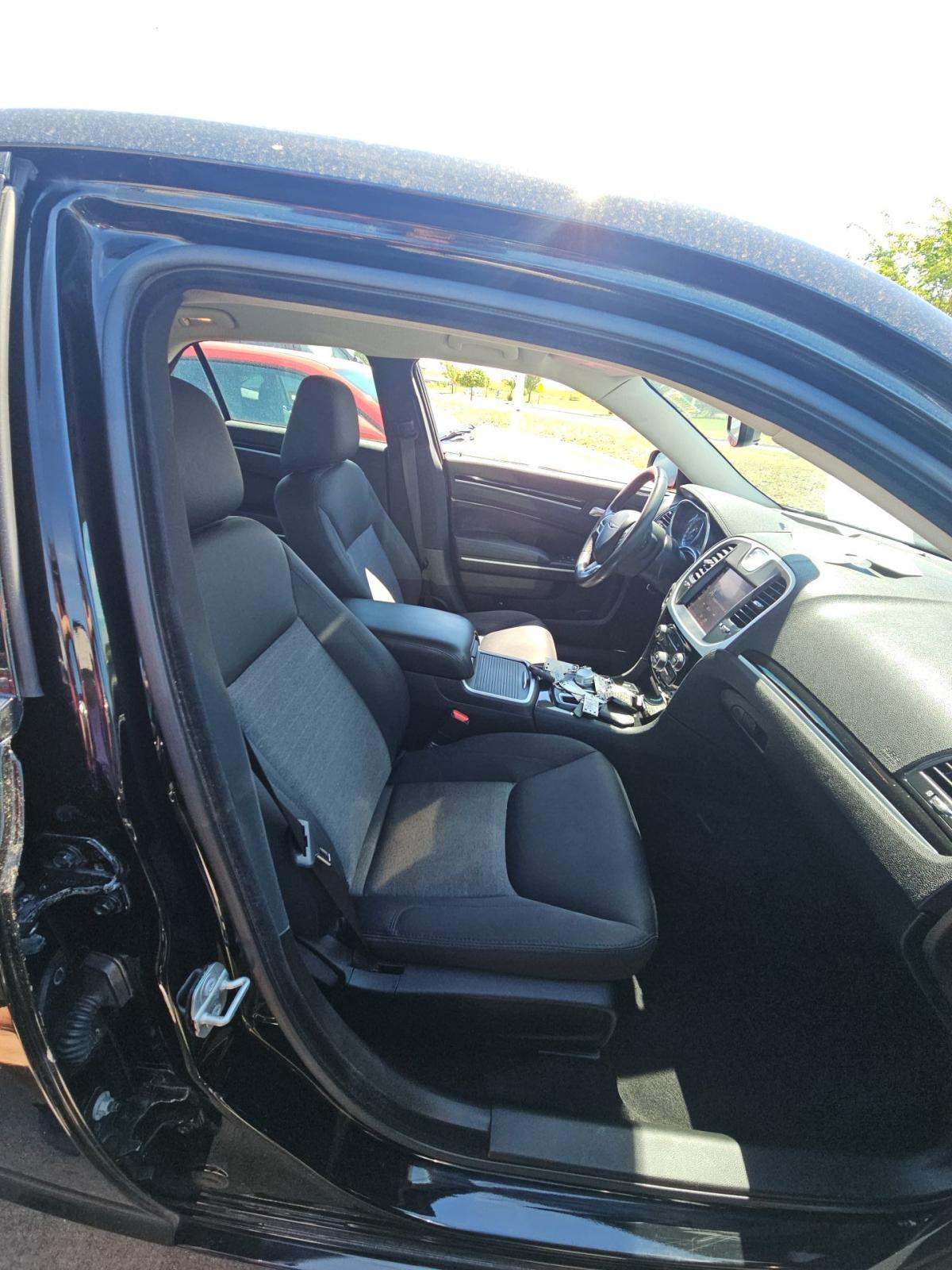 2023 Chrysler 300 Touring RWD
