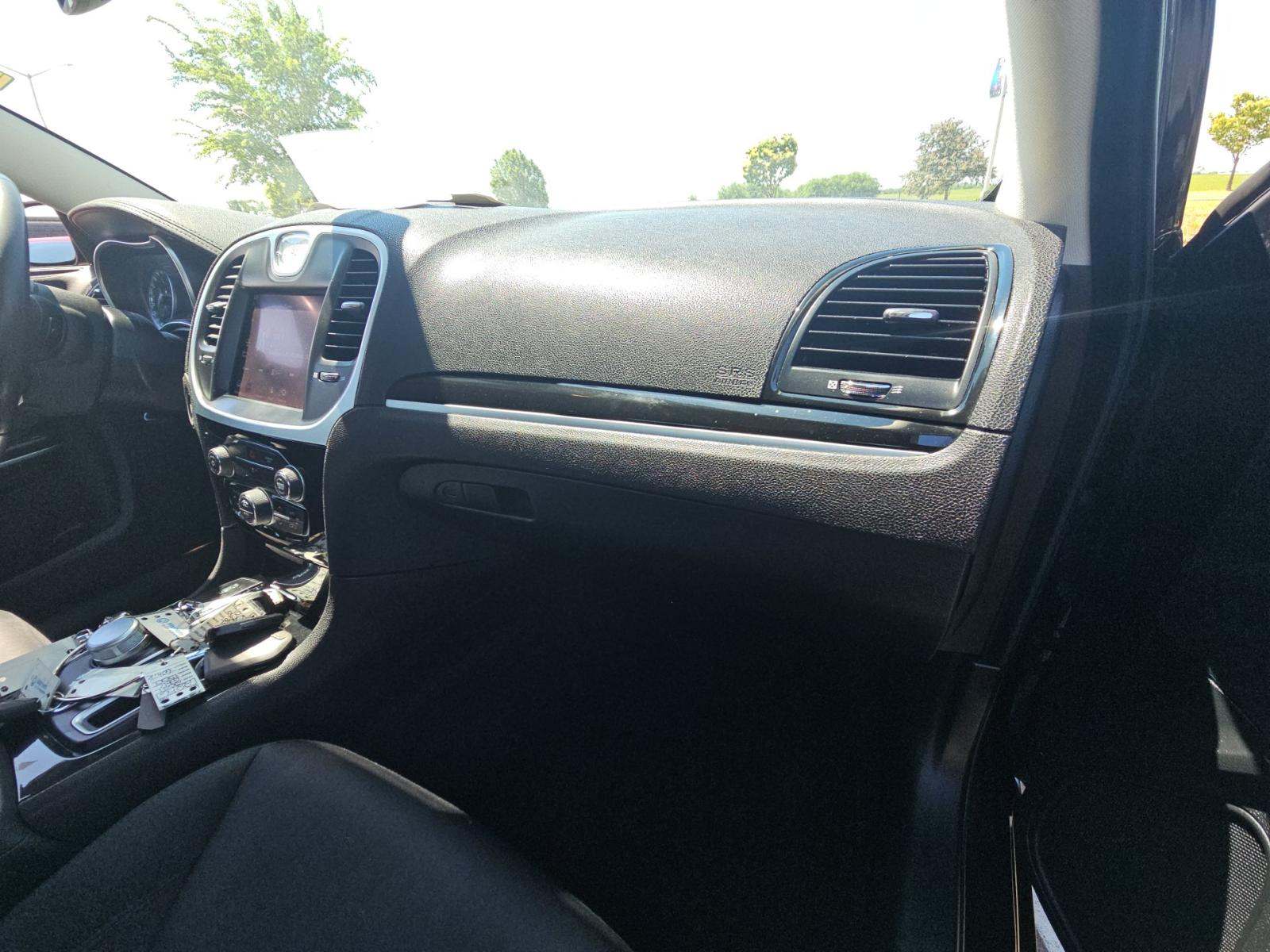 2023 Chrysler 300 Touring RWD