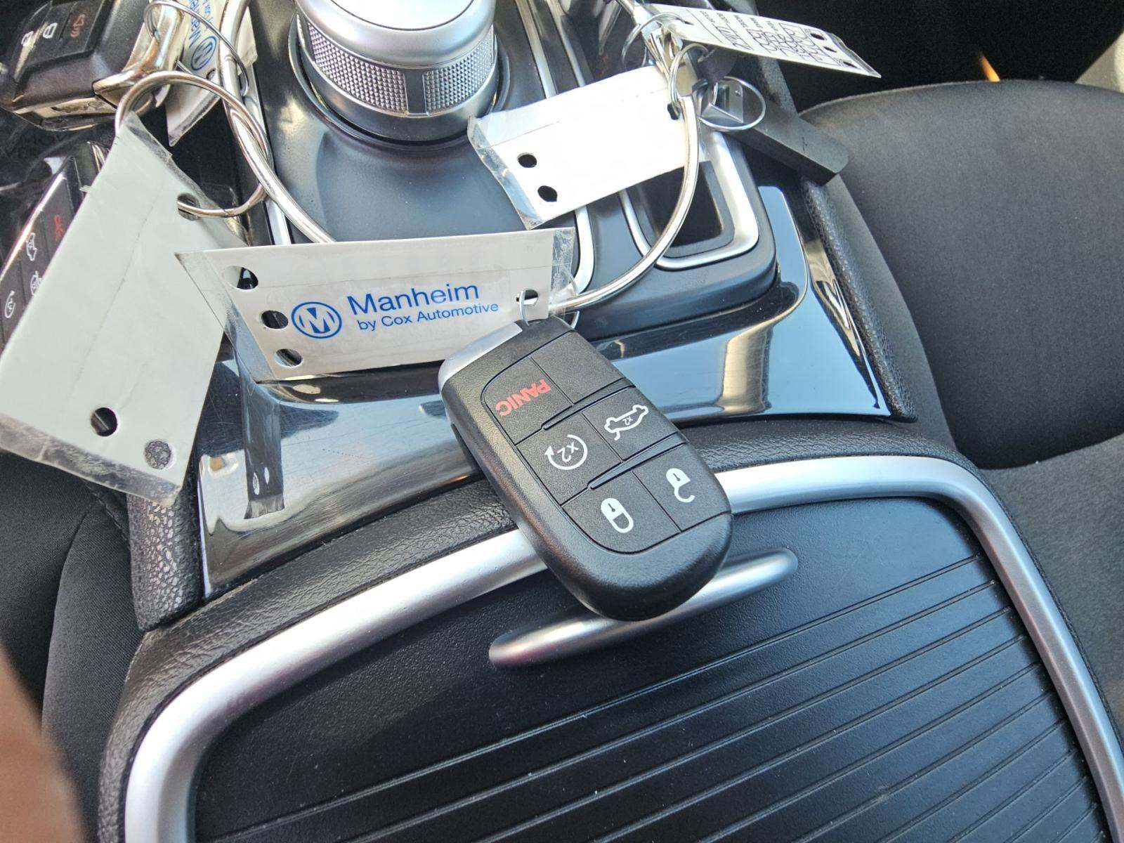 2023 Chrysler 300 Touring RWD