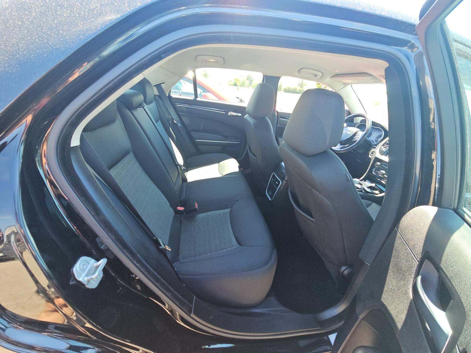 2023 Chrysler 300 Touring RWD