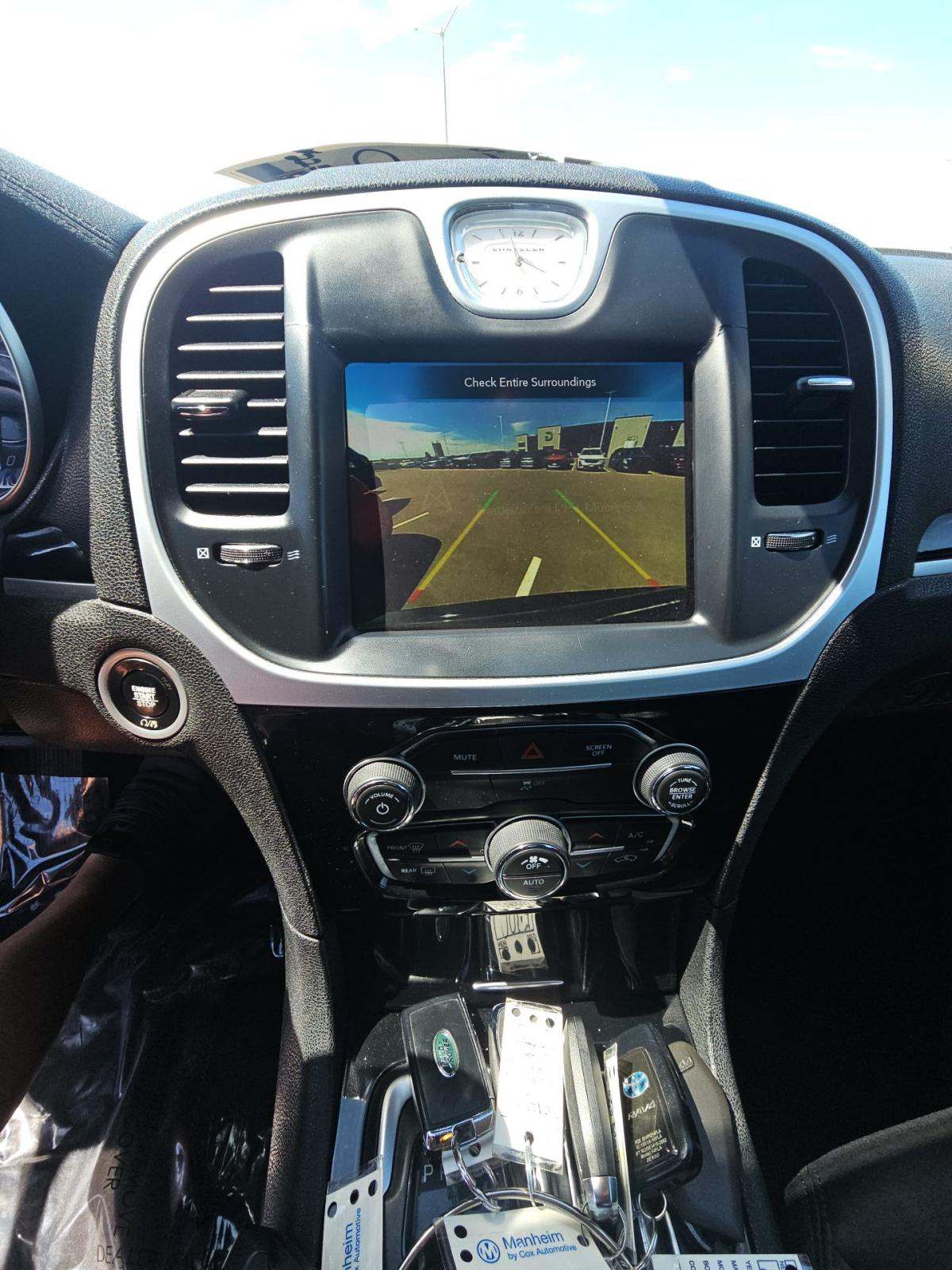2023 Chrysler 300 Touring RWD