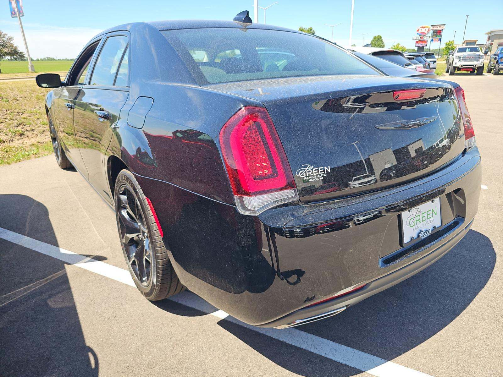 2023 Chrysler 300 Touring RWD