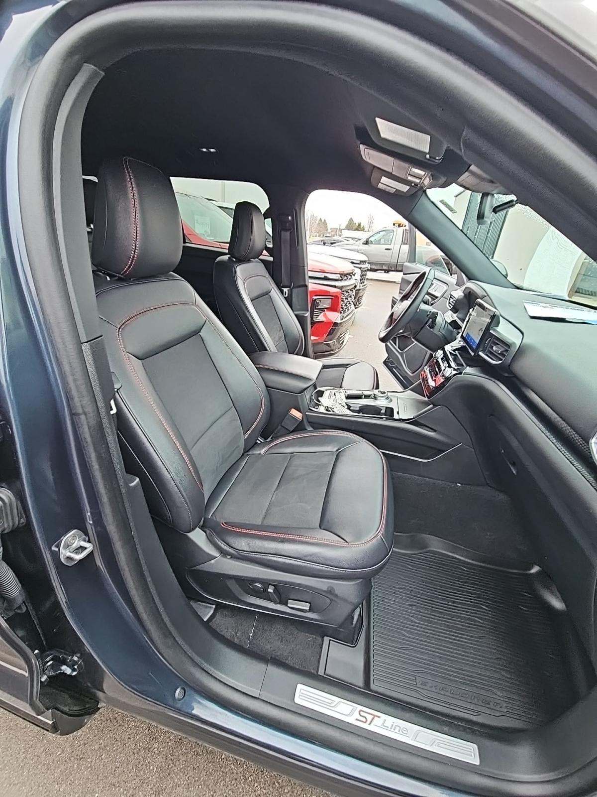 2024 Ford Explorer ST-Line AWD