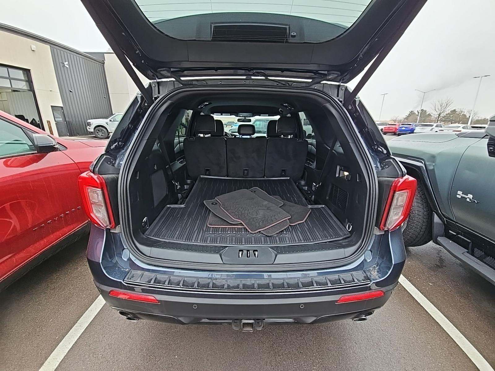 2024 Ford Explorer ST-Line AWD