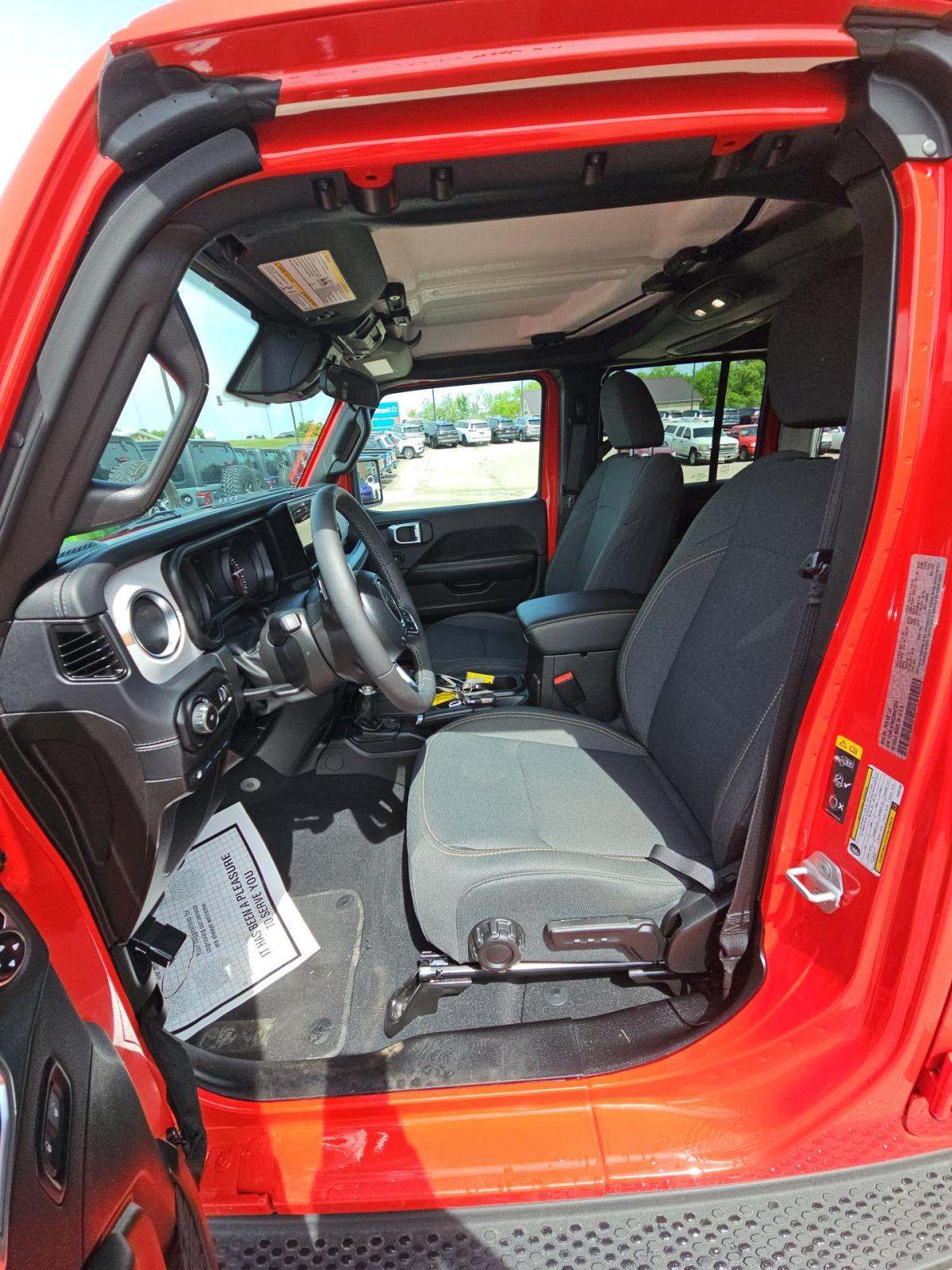 2025 Jeep Wrangler 4xe Sahara AWD