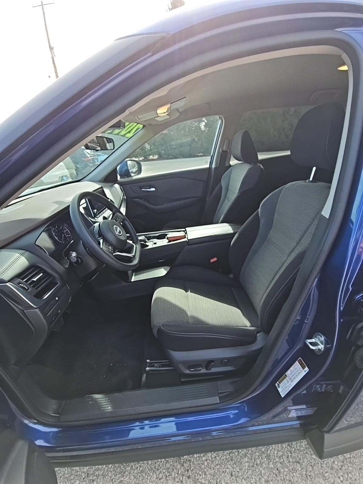 NISSAN ROGUE - 2
