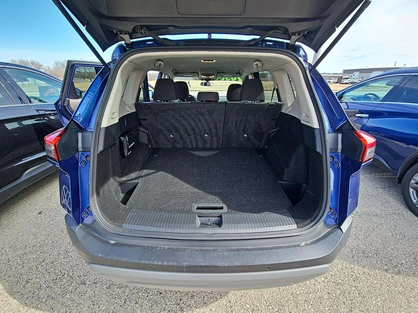 NISSAN ROGUE - 10
