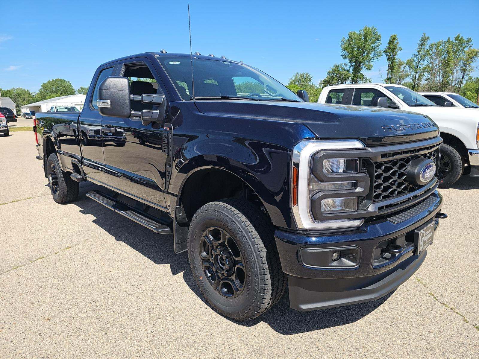 FORD F-350 - 4