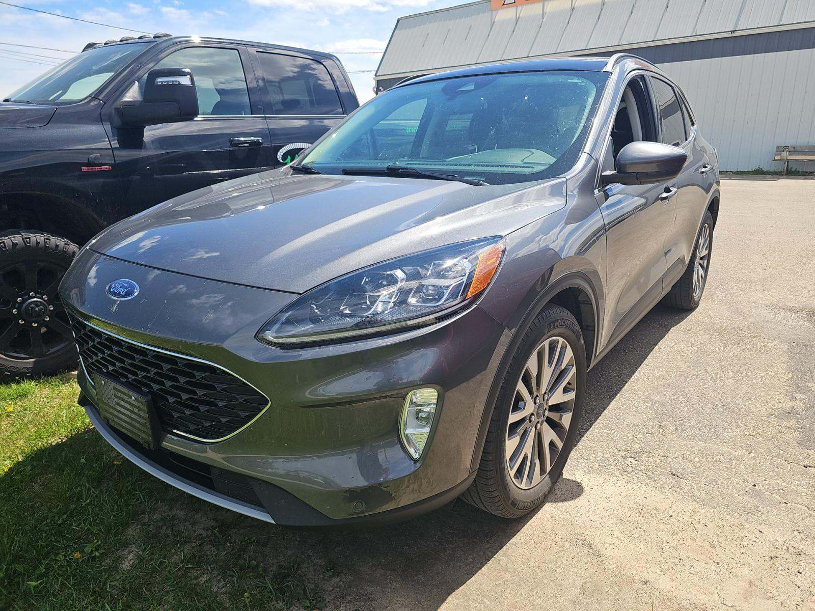2022 Ford Escape Titanium AWD