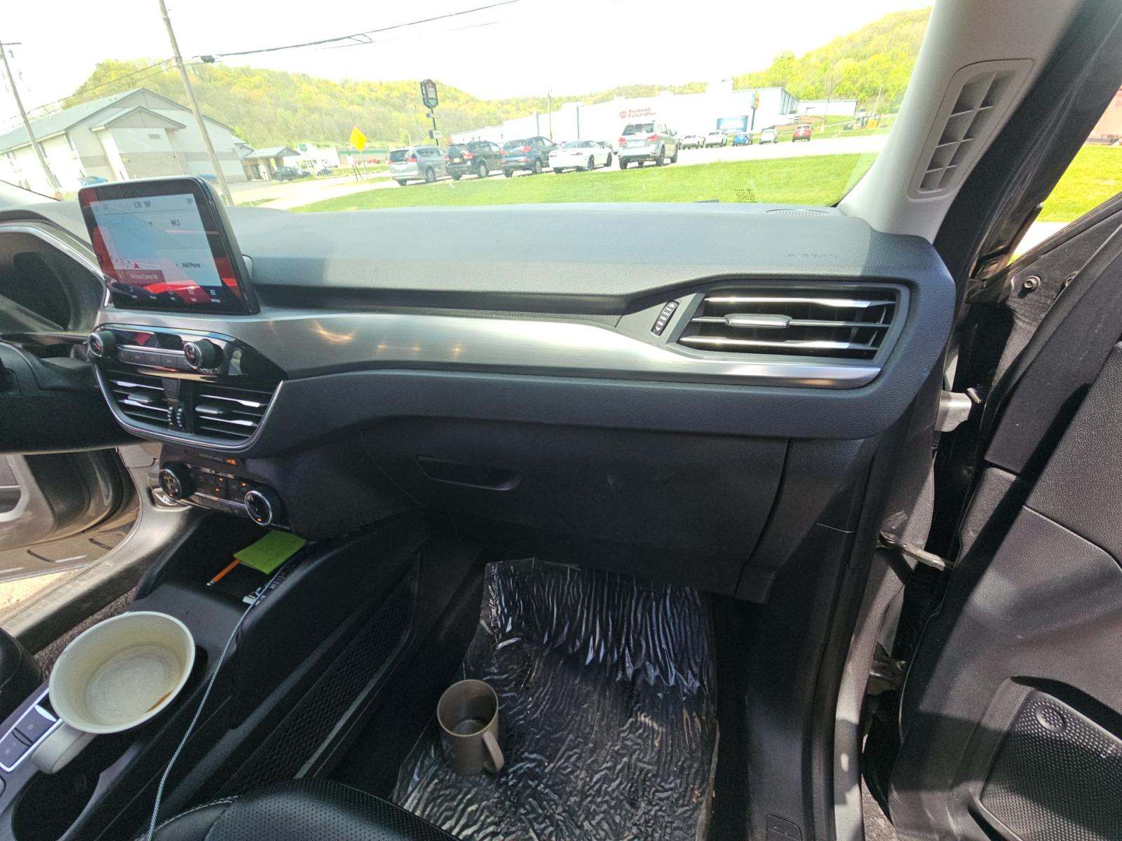 2022 Ford Escape Titanium AWD