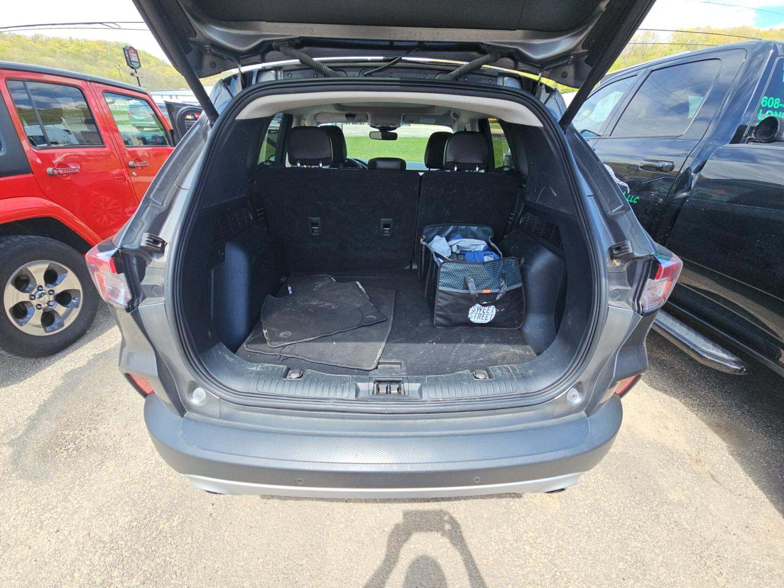 2022 Ford Escape Titanium AWD