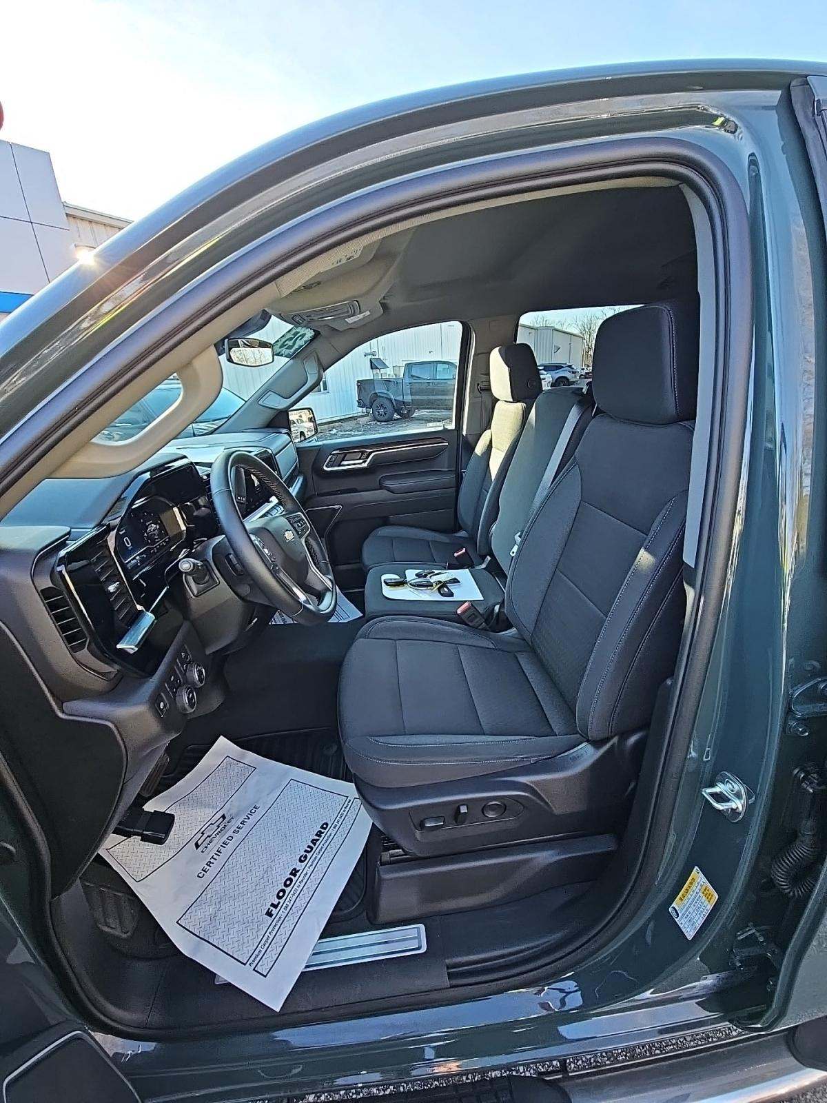 2025 Chevrolet Silverado 1500 LT AWD